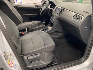 Fahrzeugabbildung Volkswagen Golf Sportsvan 1.2 TSI Comfortline+ALLWETTER+PDC