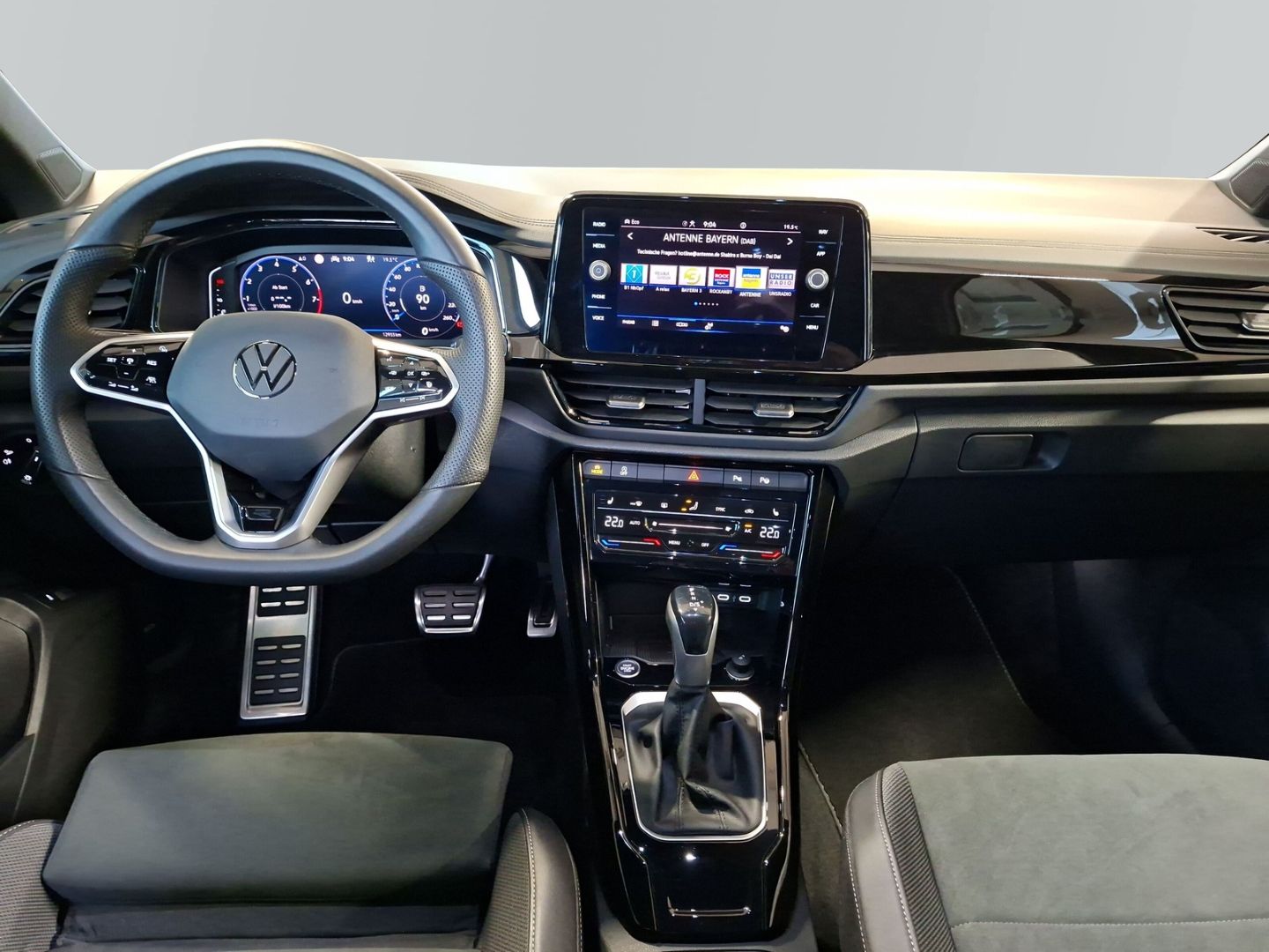 T-Roc 1.5 TSI DSG R-Line *AHK*KEYLESS*IQ.LIGHT*