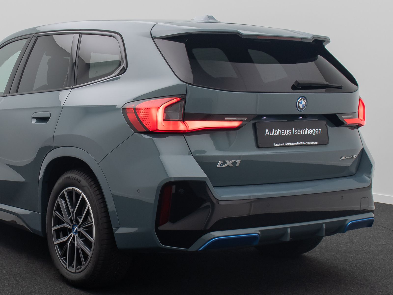 Fahrzeugabbildung BMW iX1 xD30 M Sport HUD DAB AHK 360&deg; CockpitPro 18"