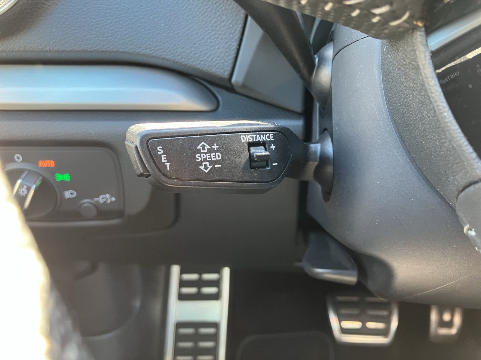 Fahrzeugabbildung Audi A3 Sportback TFSI sport  S-tronic LED NAVI ACC B