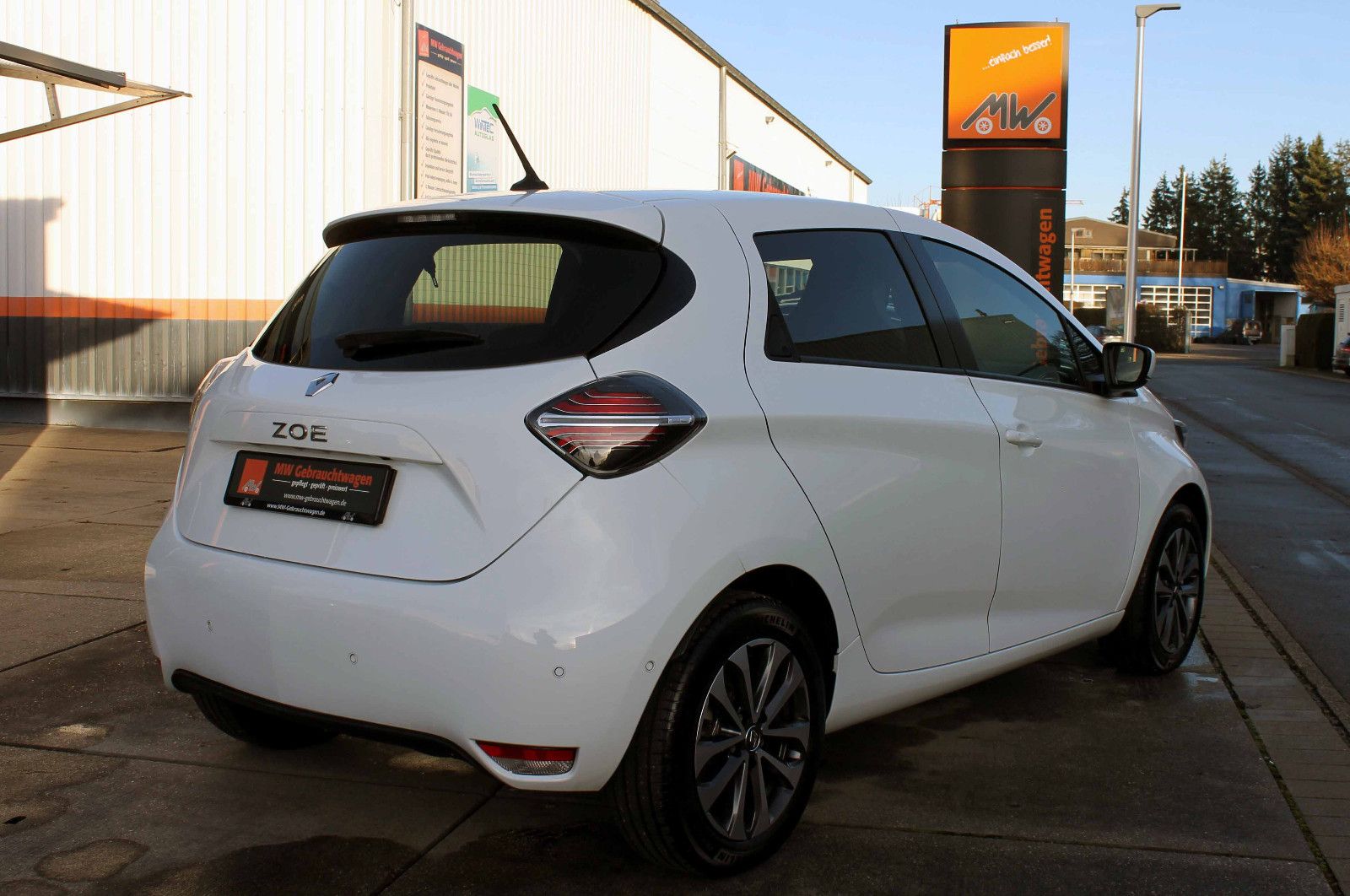 Fahrzeugabbildung Renault Zoe R135 Techno EV50 52kWh KAM PDC NAV SHZ LED