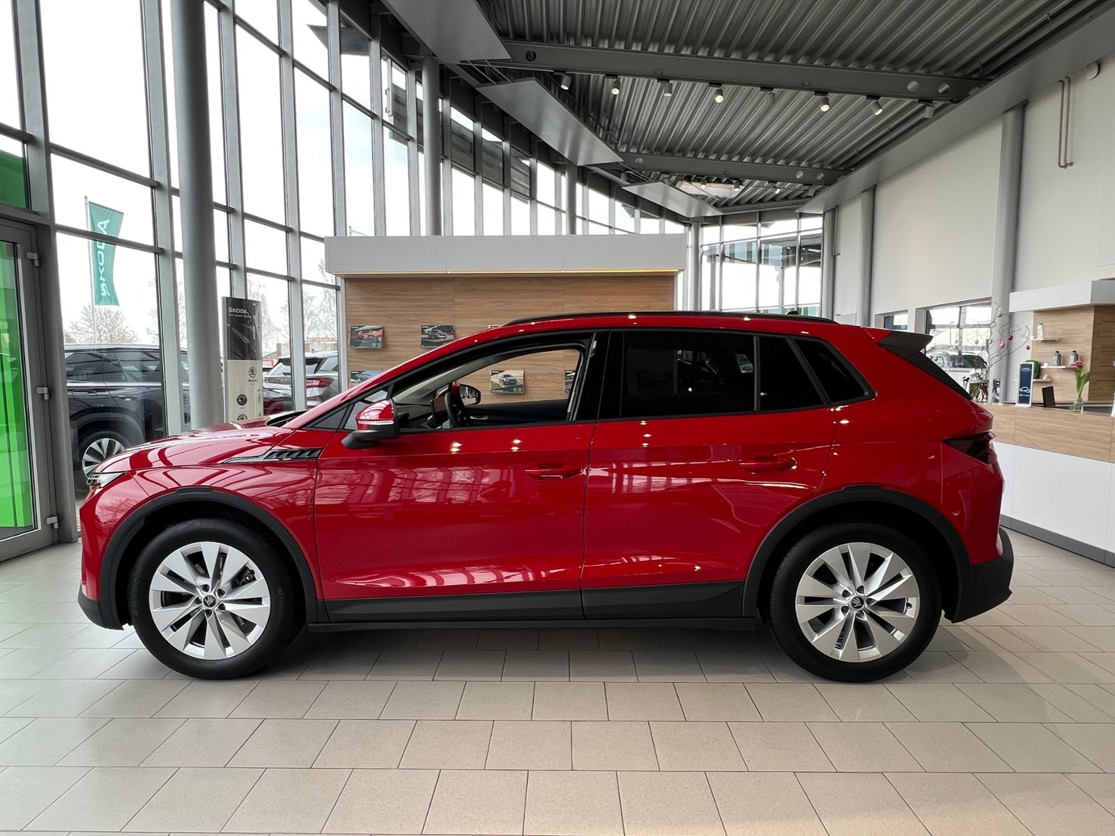 Fahrzeugabbildung SKODA Elroq 50 TOUR *AHK, LED, Navi, Kamera, 19"-LM*