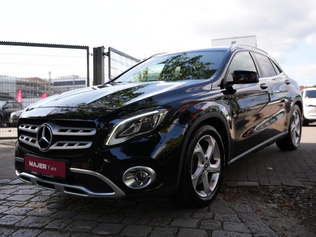 Mercedes-Benz GLA 220