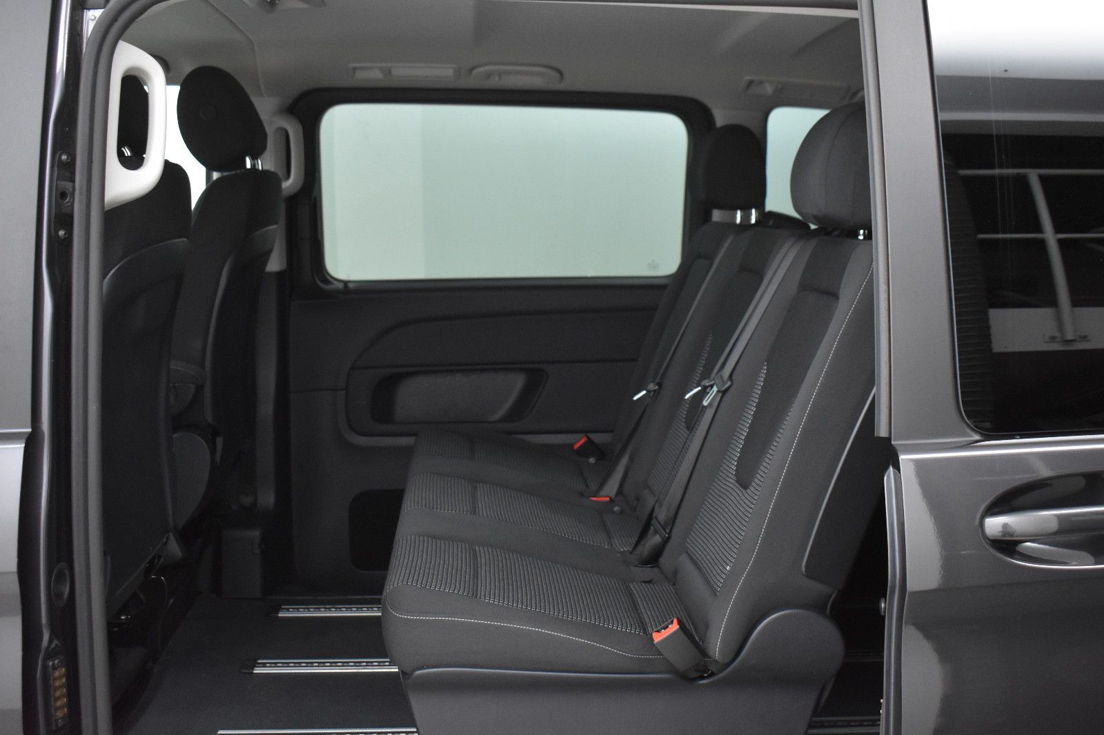 MERCEDES-BENZ V220d Rise 9G 2X TÜR+NAVI+KAMER+SHZ+AHK+TEMP+MFL - Image 19