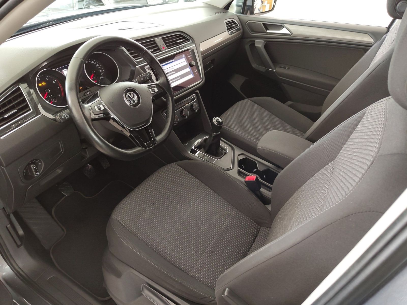 VW Tiguan Allspace 1.5 TSI Comfortline Allwetter Kl – Bild 37
