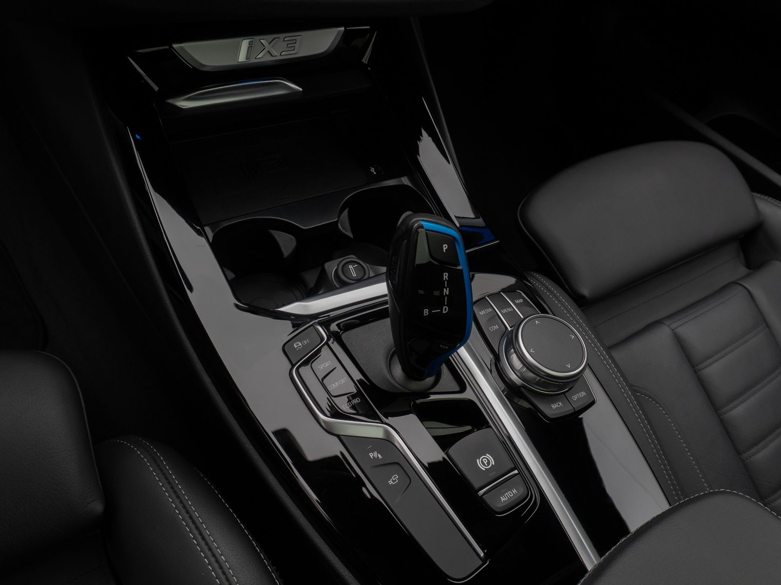 Fahrzeugabbildung BMW iX3 Impressive Alarm H/K 360°HUD Komfort Panoram