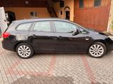 Opel Astra J Sportstourer 1.6 Benzin - Opel Astra aus 2010: Sports