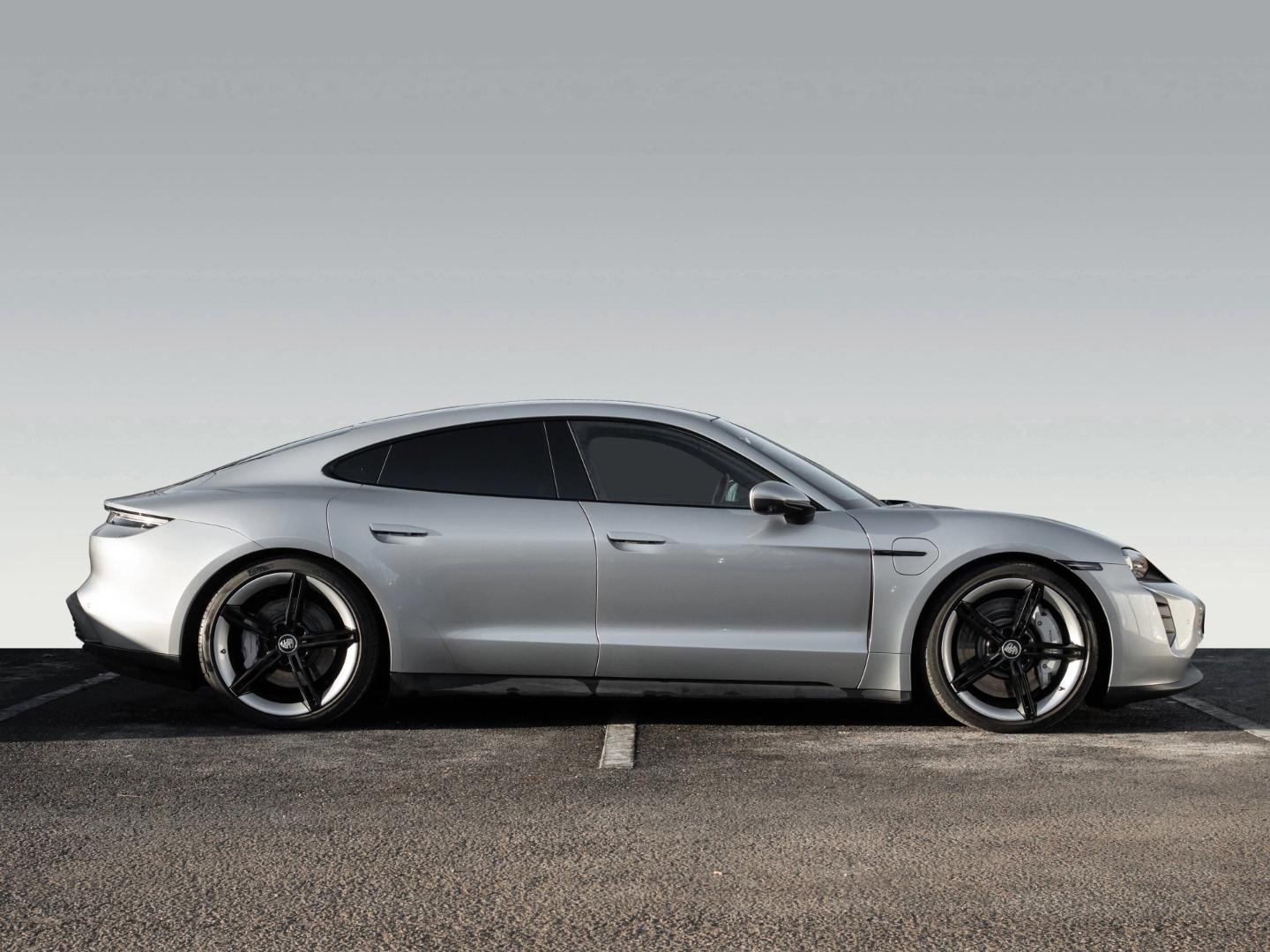 Porsche Taycan 4S Sport Chrono Paket 21-Zoll PSCB