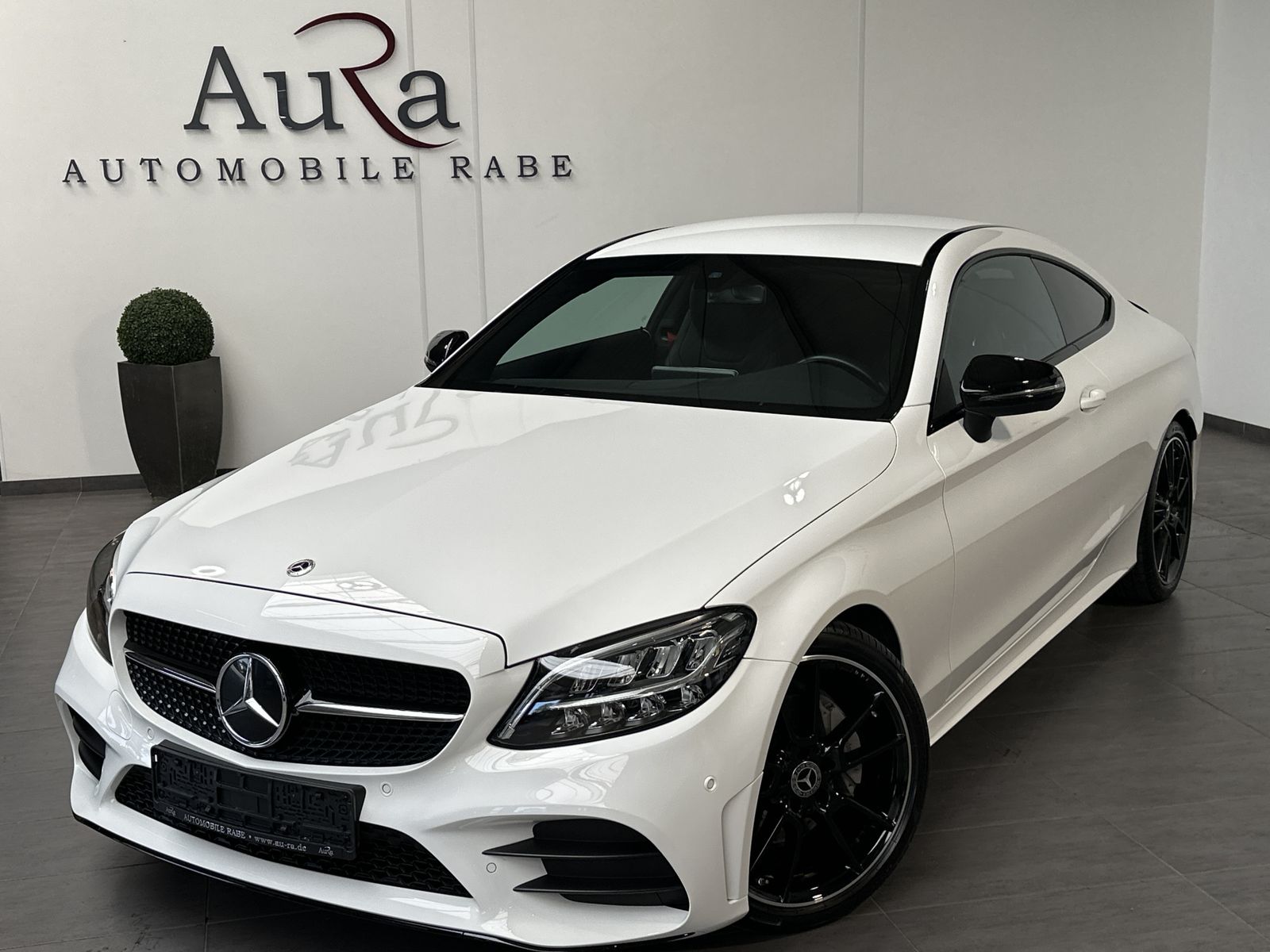 Fahrzeugabbildung Mercedes-Benz C 220d Coupé AMG-Line Plus NAV+LED+KAM+AHK+19ZO