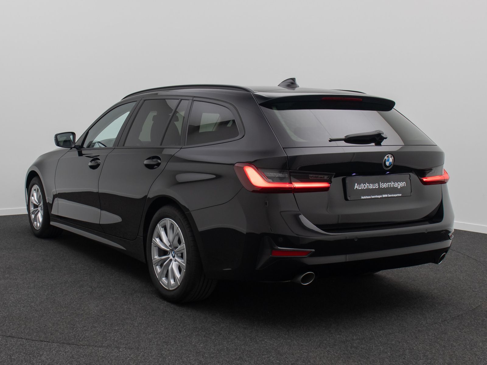 Fahrzeugabbildung BMW 318d DAB CockPitPro Fernlichtassist PDC Sport