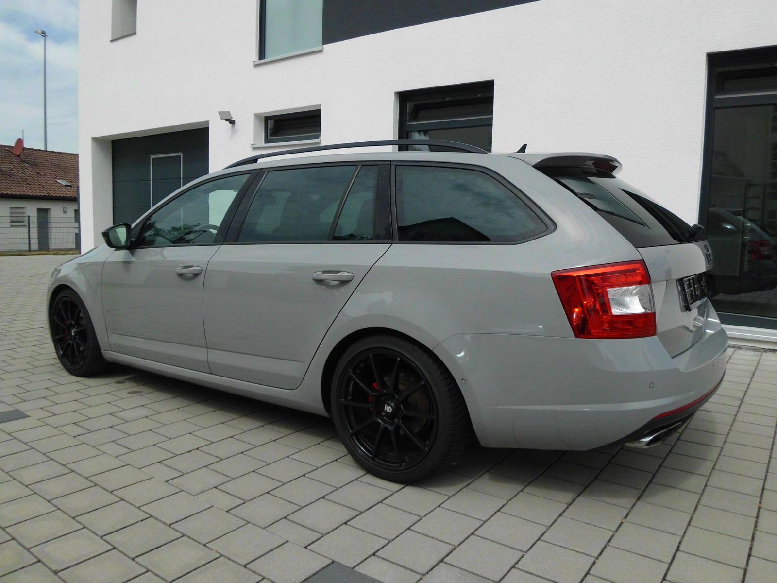 Skoda Octavia Combi RS 2.0 220ch - 2 ème main - Carnet entretien - Pneus été - Régulateur de vitesse - Navi