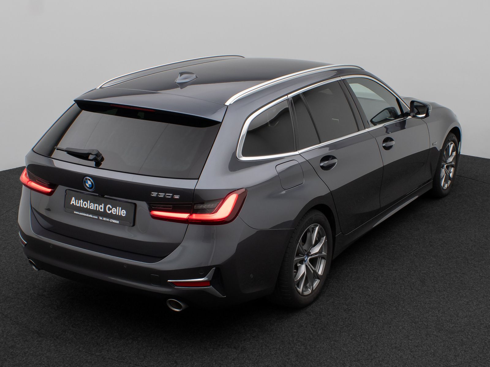 Fahrzeugabbildung BMW 330e Luxury Line 360°Laser HUD DAB HiFi Sport