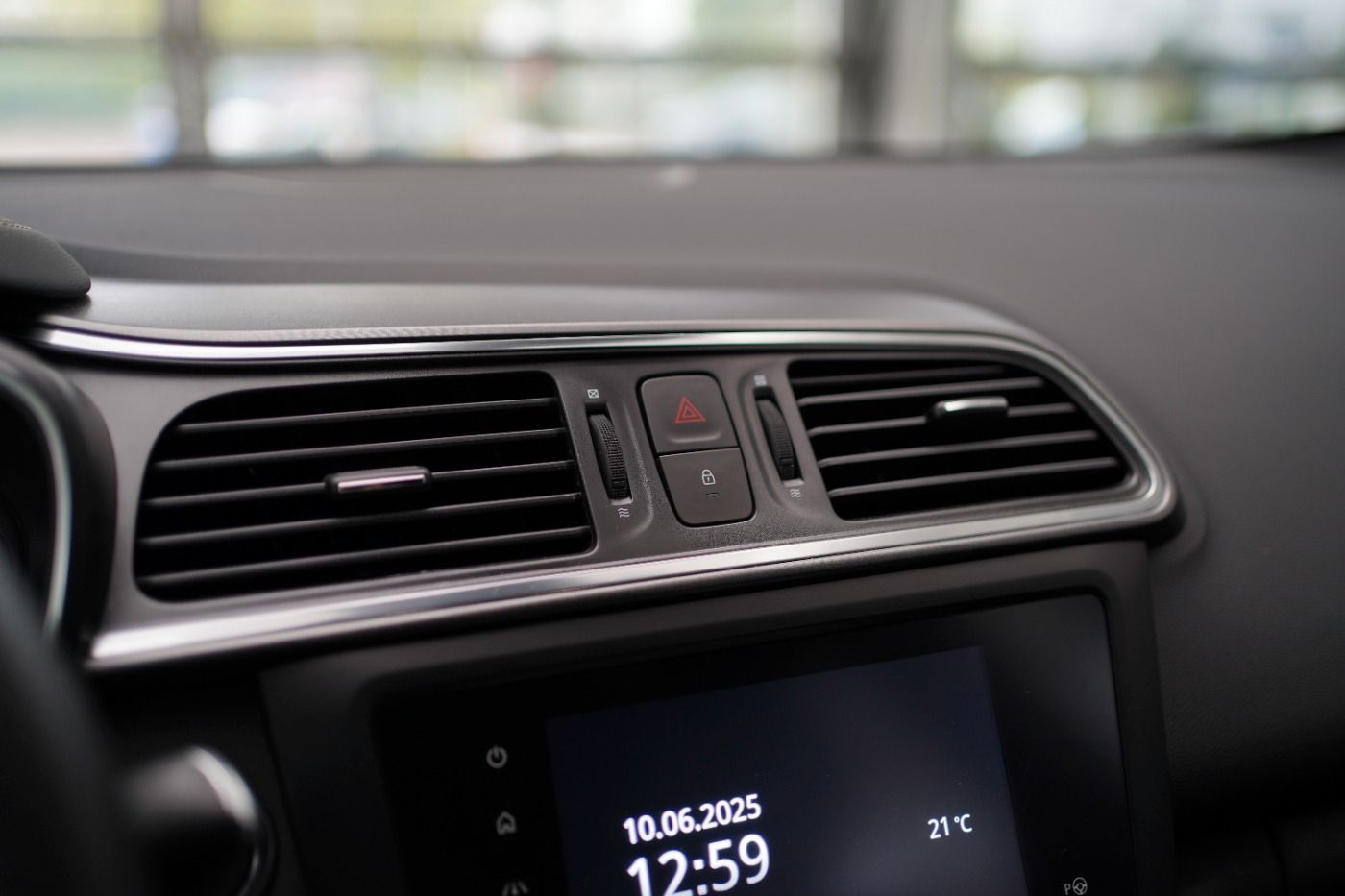Fahrzeugabbildung Renault Kadjar TCe 140 Black Edition +Black Edition+Navi
