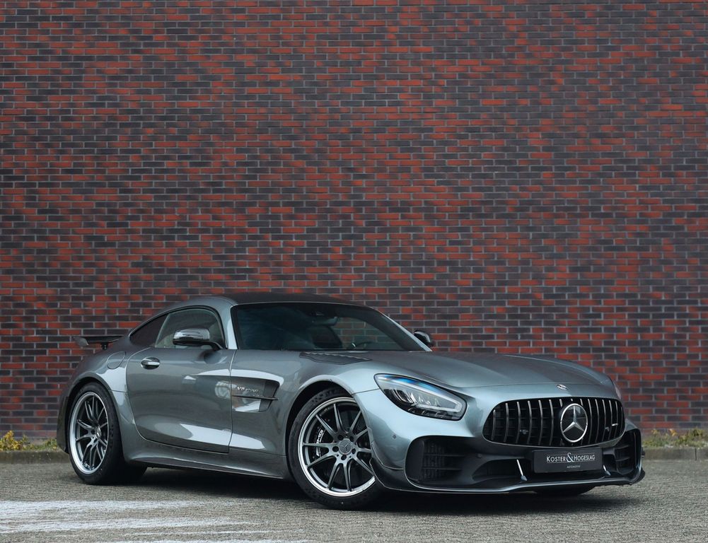 Mercedes-Benz AMG GT R