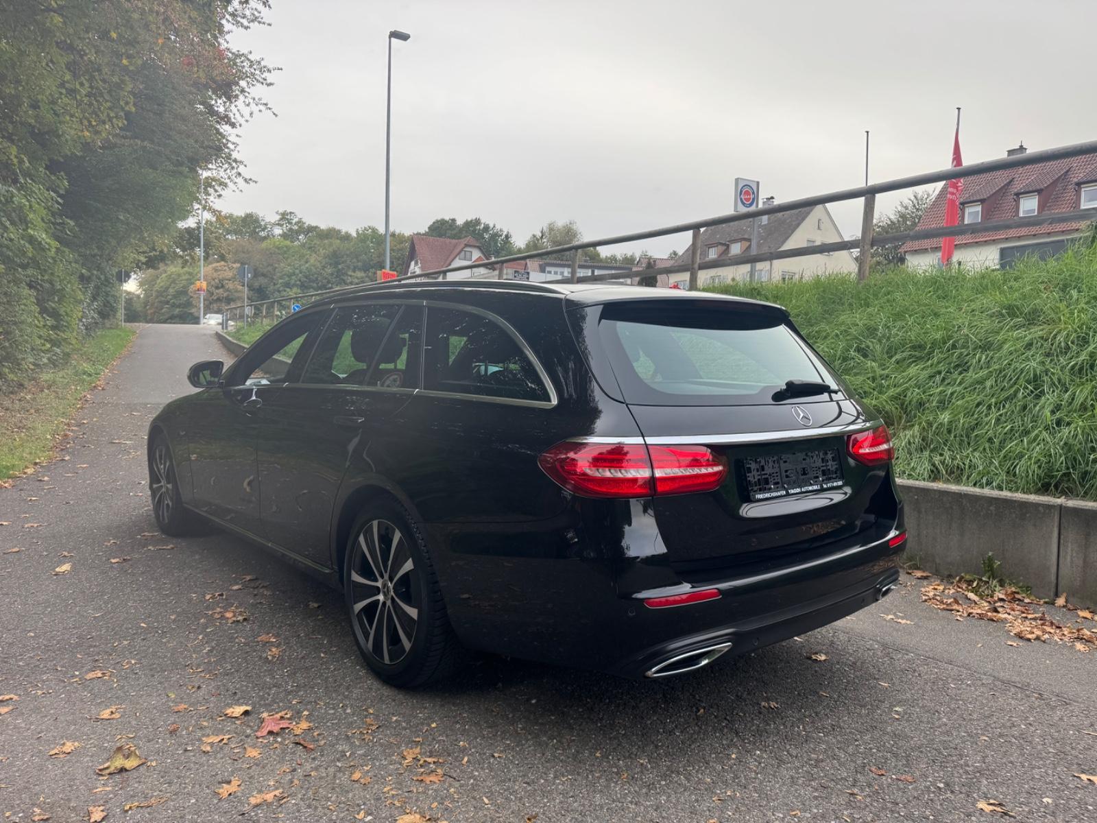 Mercedes-Benz E 400 E T-Modell 4MaticMltibmLED*360KAM*PANO*ACC