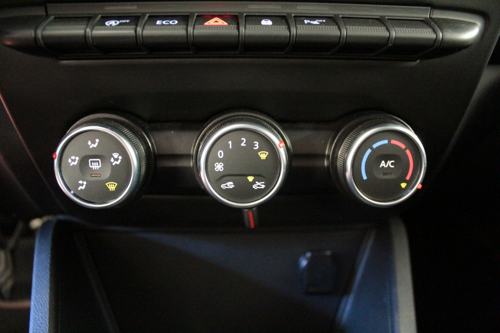 Fahrzeugabbildung Dacia Duster Sce 115 Eco-G*AHK*15075*