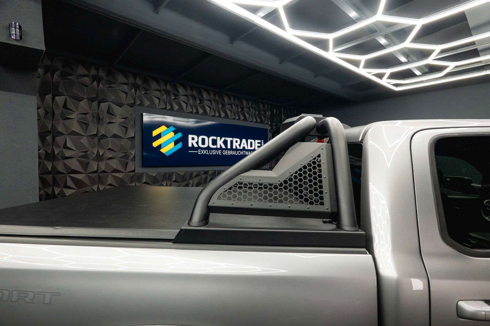 Fahrzeugabbildung Dodge RAM 5.7 V8 HEMI 4x4 Offroad Night Limited 19%