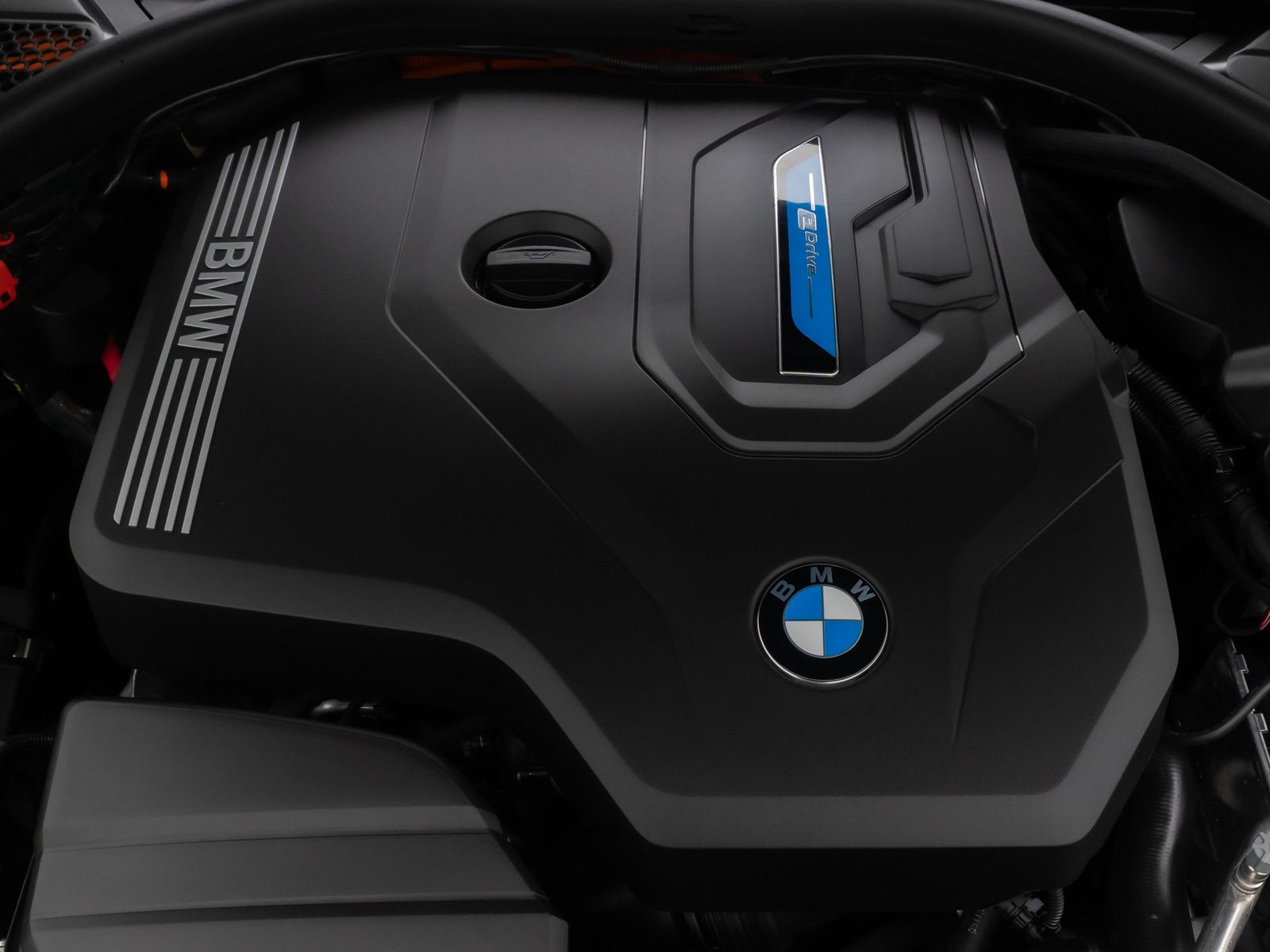 Fahrzeugabbildung BMW 320e Widscreen DAB Cockpit+ PDC GeschwindigReg