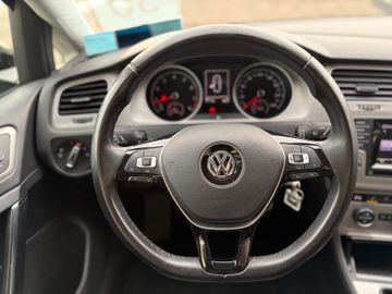Bild 9 VW Golf VII R-LINE Lim. +PDC+NAVI+BI-XENON+ALU+BT+
