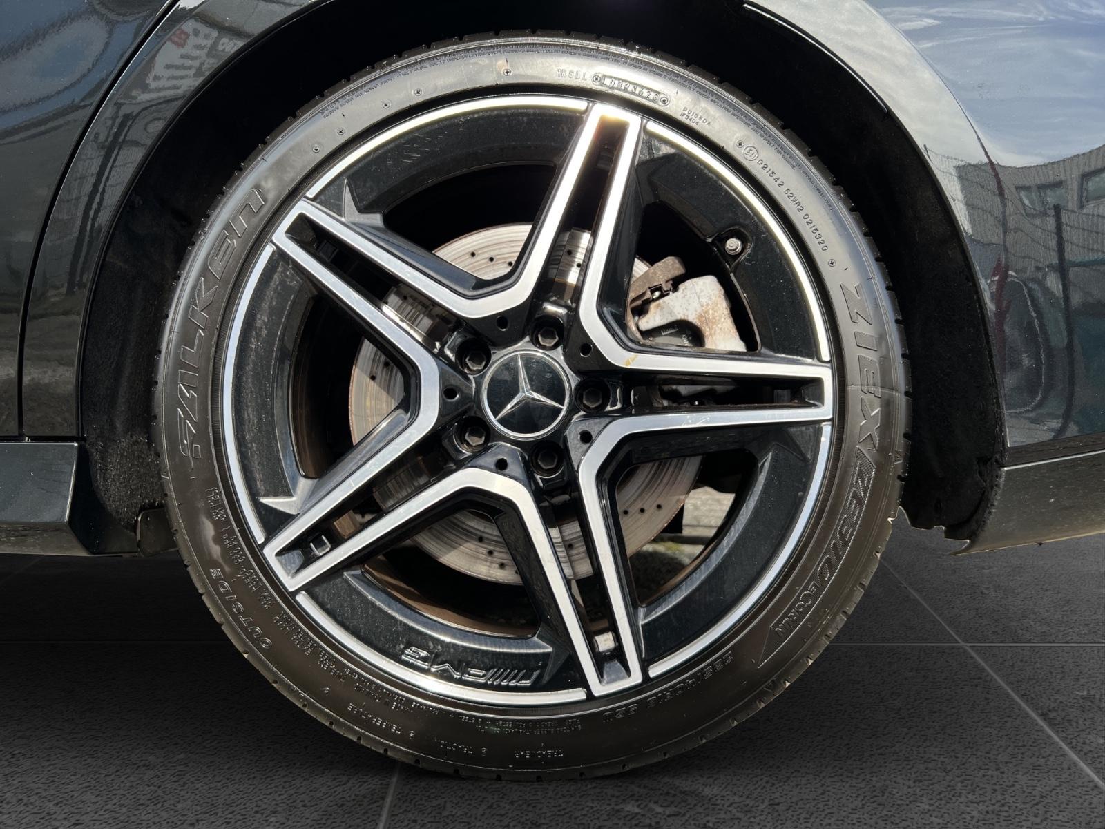 Mercedes-Benz CLA 35 AMG SB 4MATIC DCT*DISTRONIC*PANORAMA*