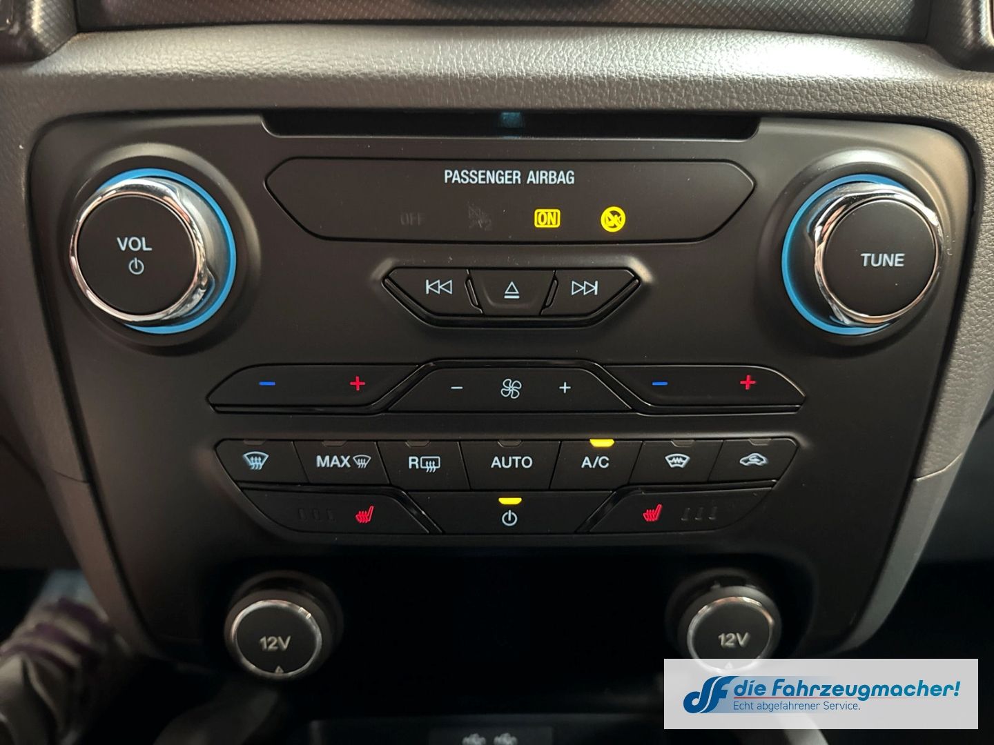 Fahrzeugabbildung Ford Ranger Wildtrak DoKa 4x4 3.2TDCi Automatik AHK N