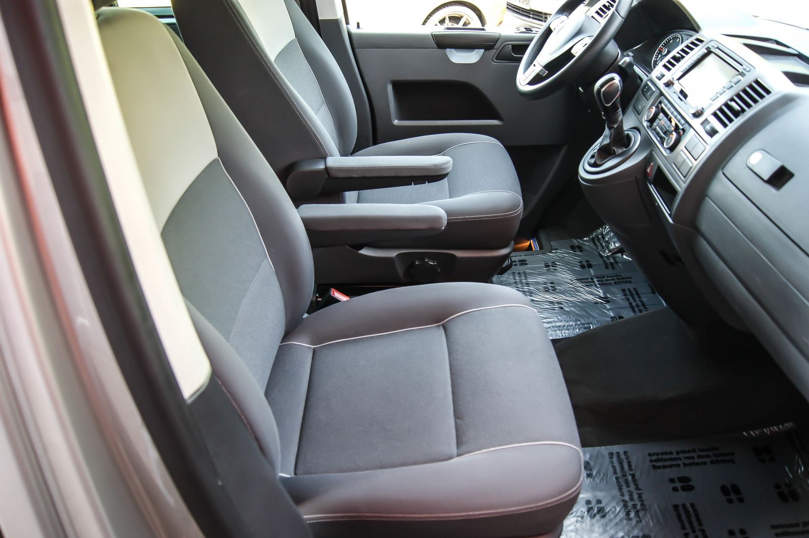 Fahrzeugabbildung Volkswagen T5 California Beach Aufstelldach 4Motion DSG 2HD