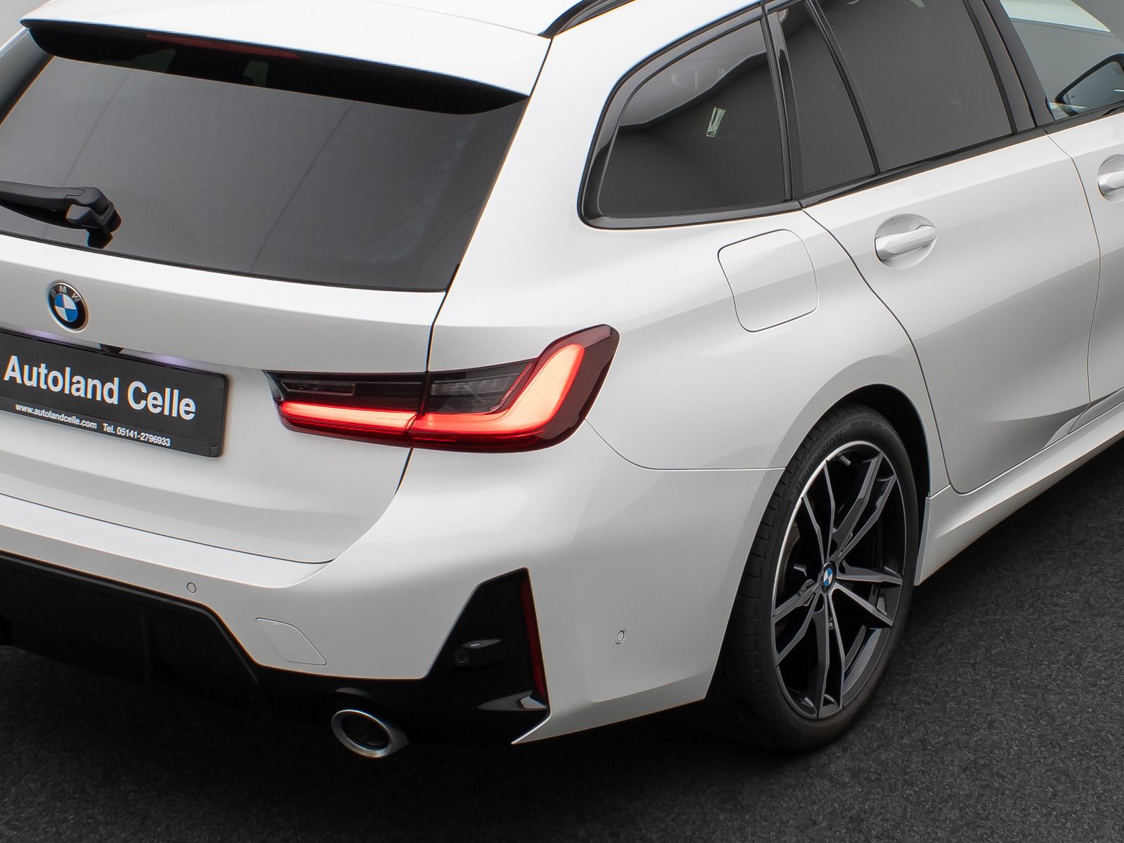 Fahrzeugabbildung BMW 320d  xD M Sport Kamera HUD DAB H/K Alarm 19Zoll