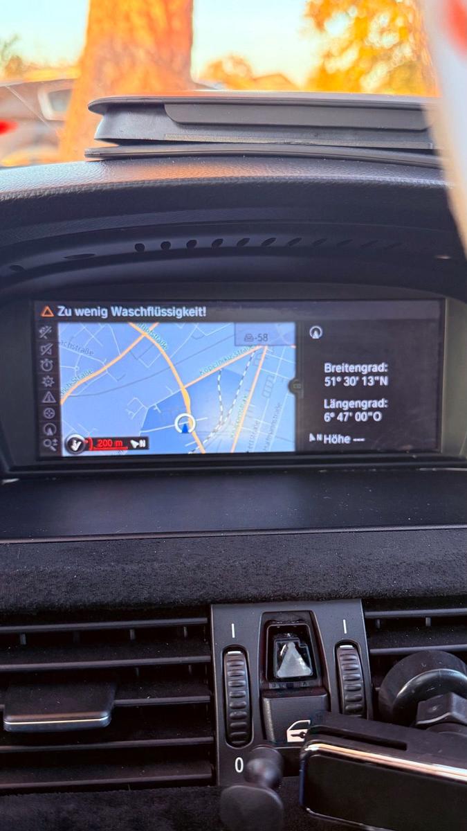 BMW 520 2010 — photo 15
