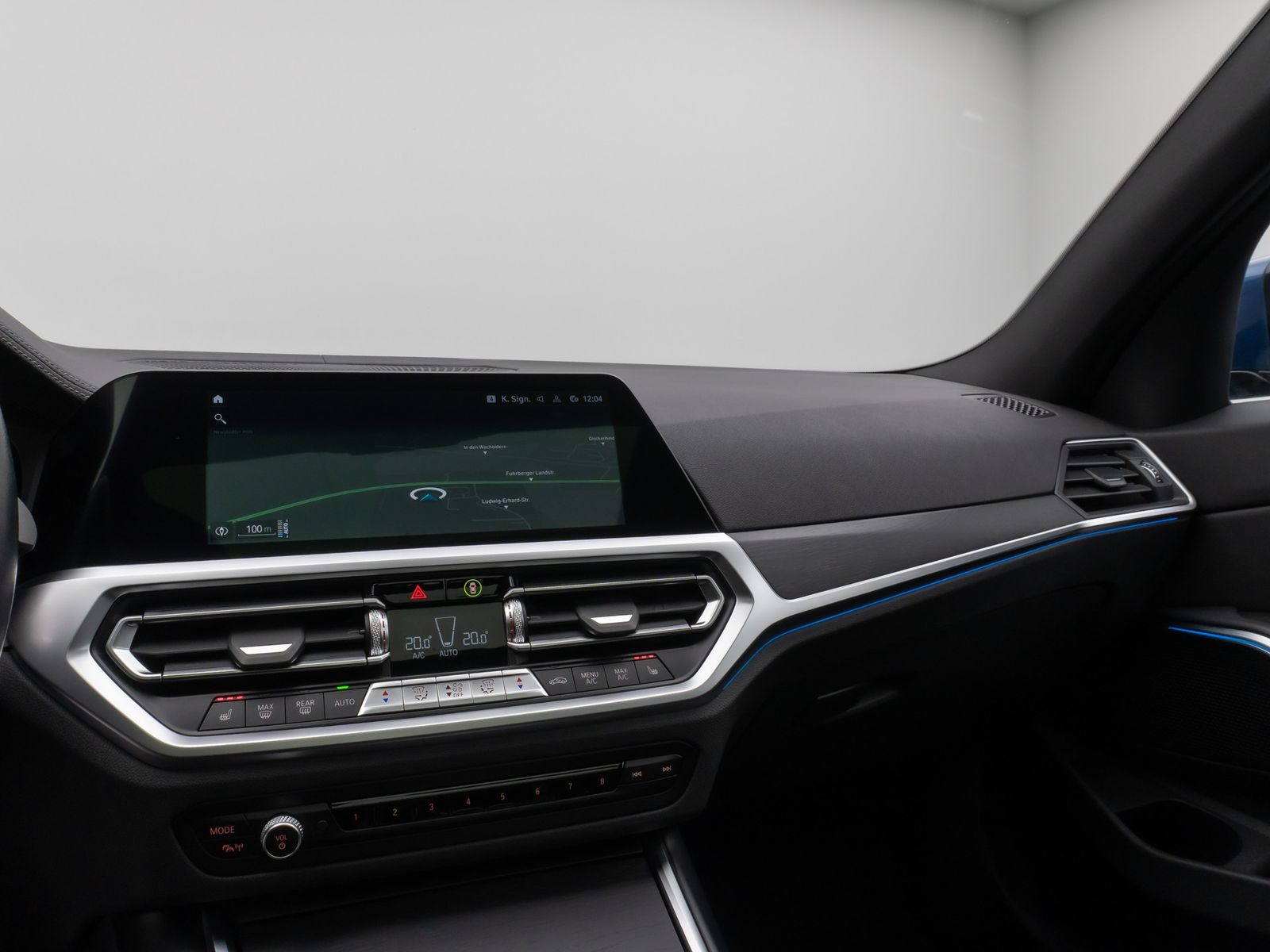 Fahrzeugabbildung BMW 330e xD Luxury Line Panorama Kamera HUD DAB AHK