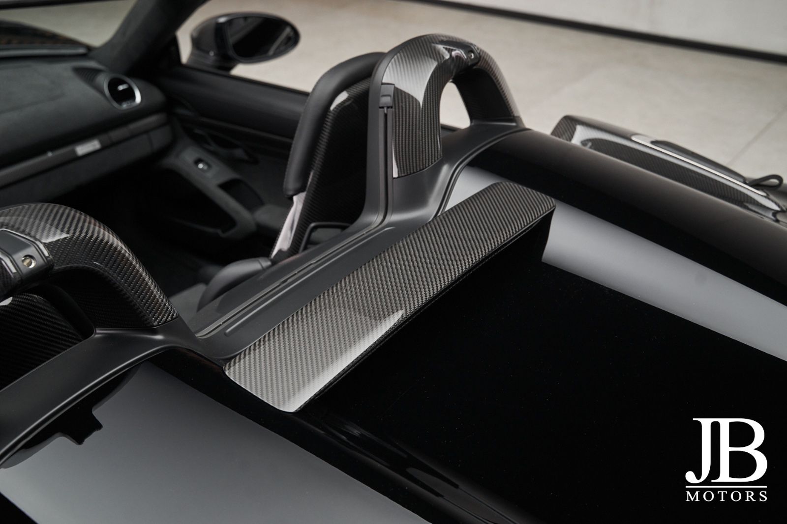 Fahrzeugabbildung Porsche Spyder RS Weissach PCCB Lift Magnesium Chrono