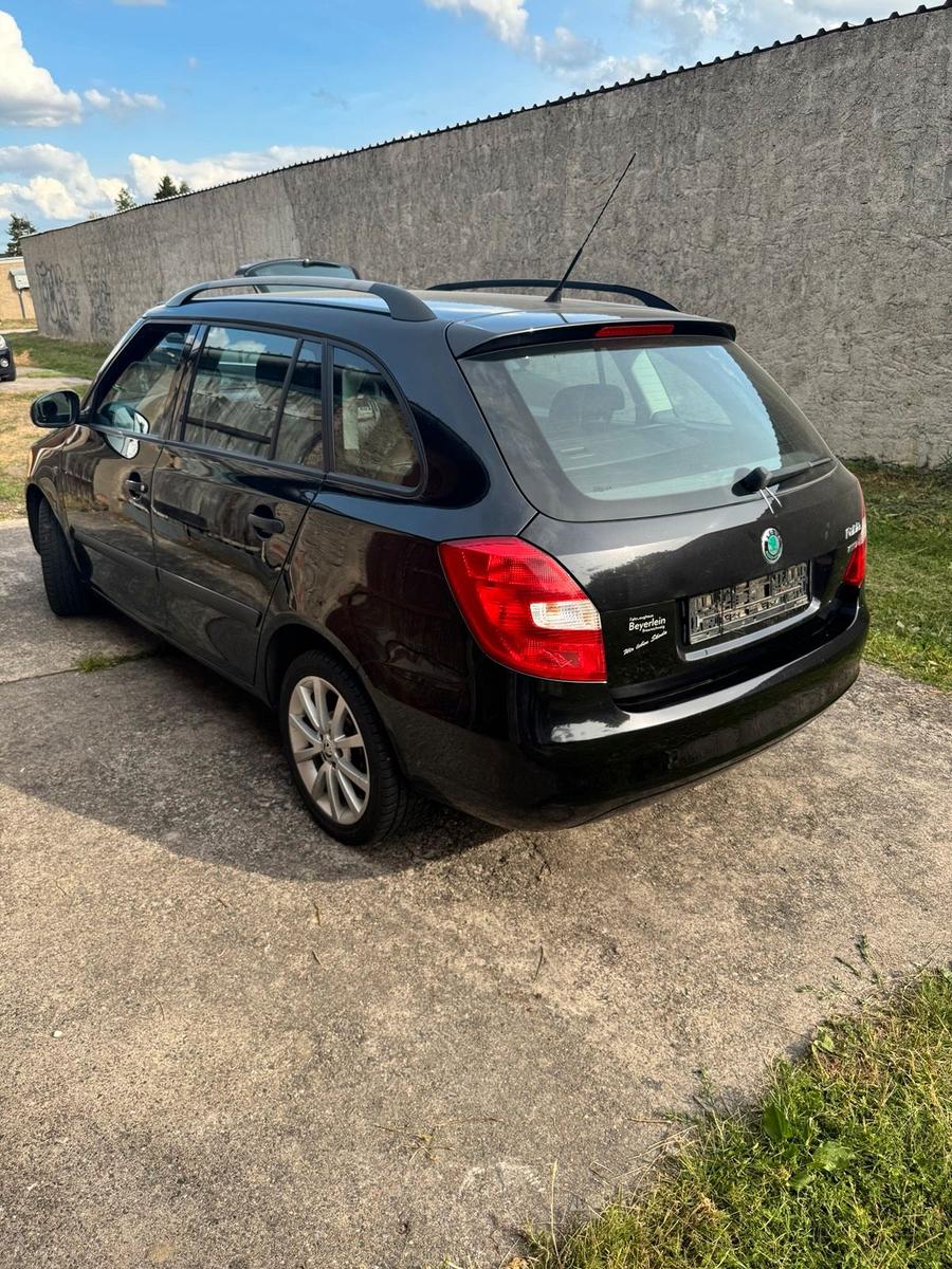 Skoda Fabia 2011 — photo 5
