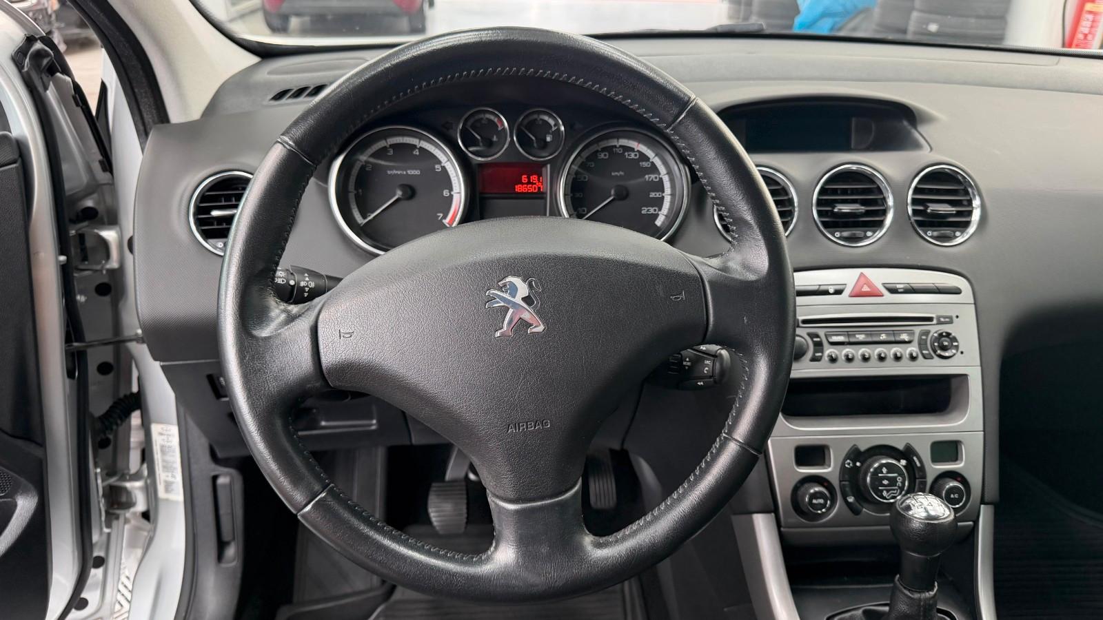 Peugeot 308 2011 — photo 6