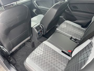 Fahrzeugabbildung Volkswagen Tiguan Allspace 2.0 TSI DSG 4M R-Line AHK/7-S