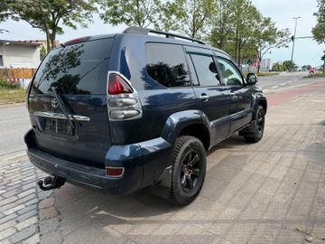 Toyota Land Cruiser - 4