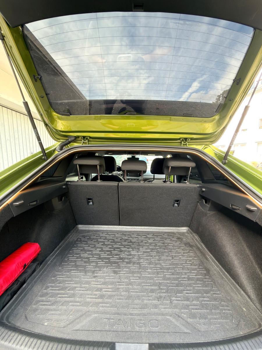 Volkswagen Taigo VW Taigo R-Line 110 PS DSG Werksgarantie 06/27, миниатюра 8