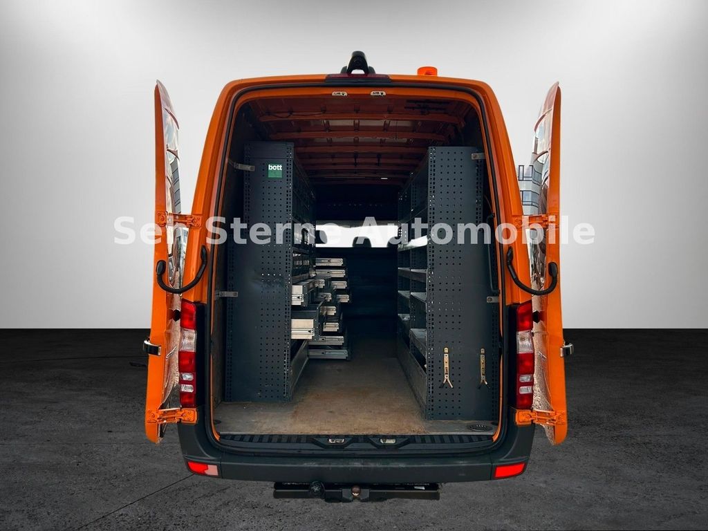 Image of Mercedes-Benz Sprinter