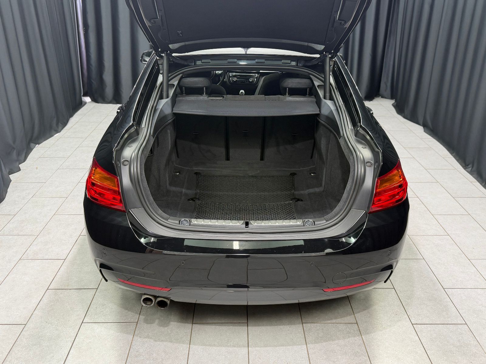 Fahrzeugabbildung BMW BMW 428i xDrive Gran Coupe M Sport|H&K|PANO|1.Hd