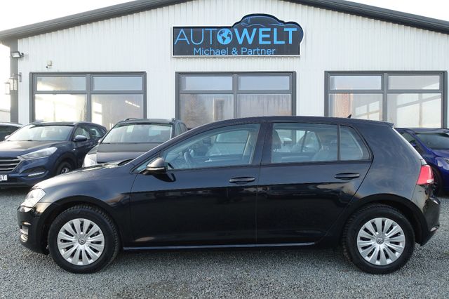 Volkswagen Golf VII 1.2 TSI KLIMAAUT PDC Gjreifen TÜV NEU