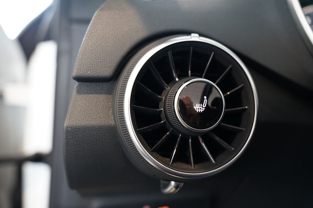 AUDI TT Roadster 1.8 TFSI | MMI | Xenon | Alcantara AUDI TT Roadster 1.8 TFSI | MMI | Xenon | Alcantara