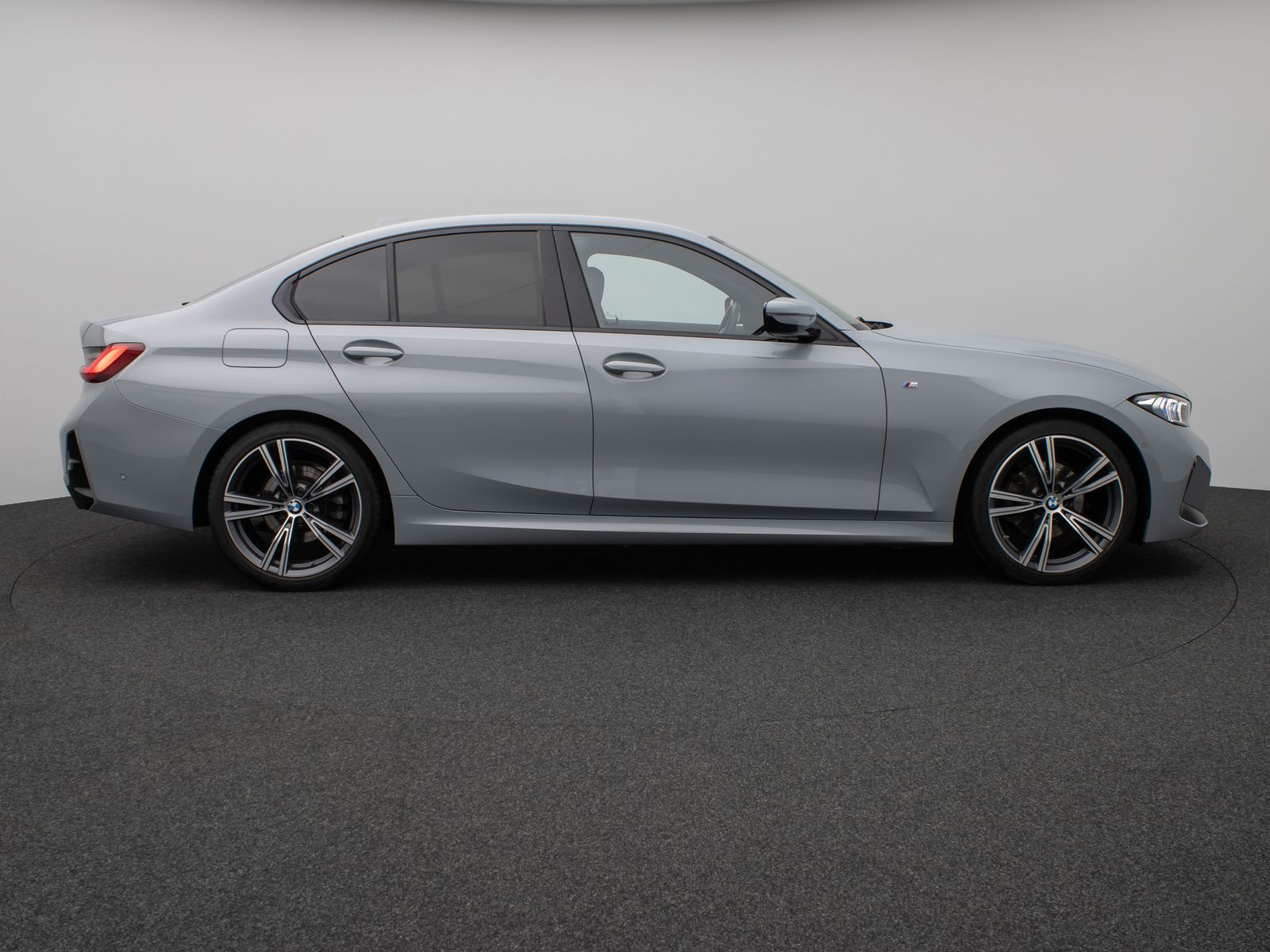 Fahrzeugabbildung BMW 320d MSport Kamera DAB HiFi Komfort Leder 19Zoll