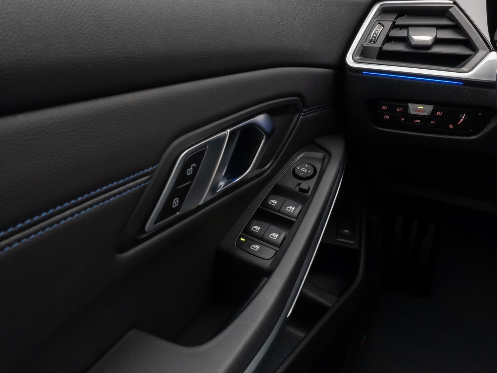 Fahrzeugabbildung BMW 320d M Sport DAB CockPitPro PDC Alarm AHK LED