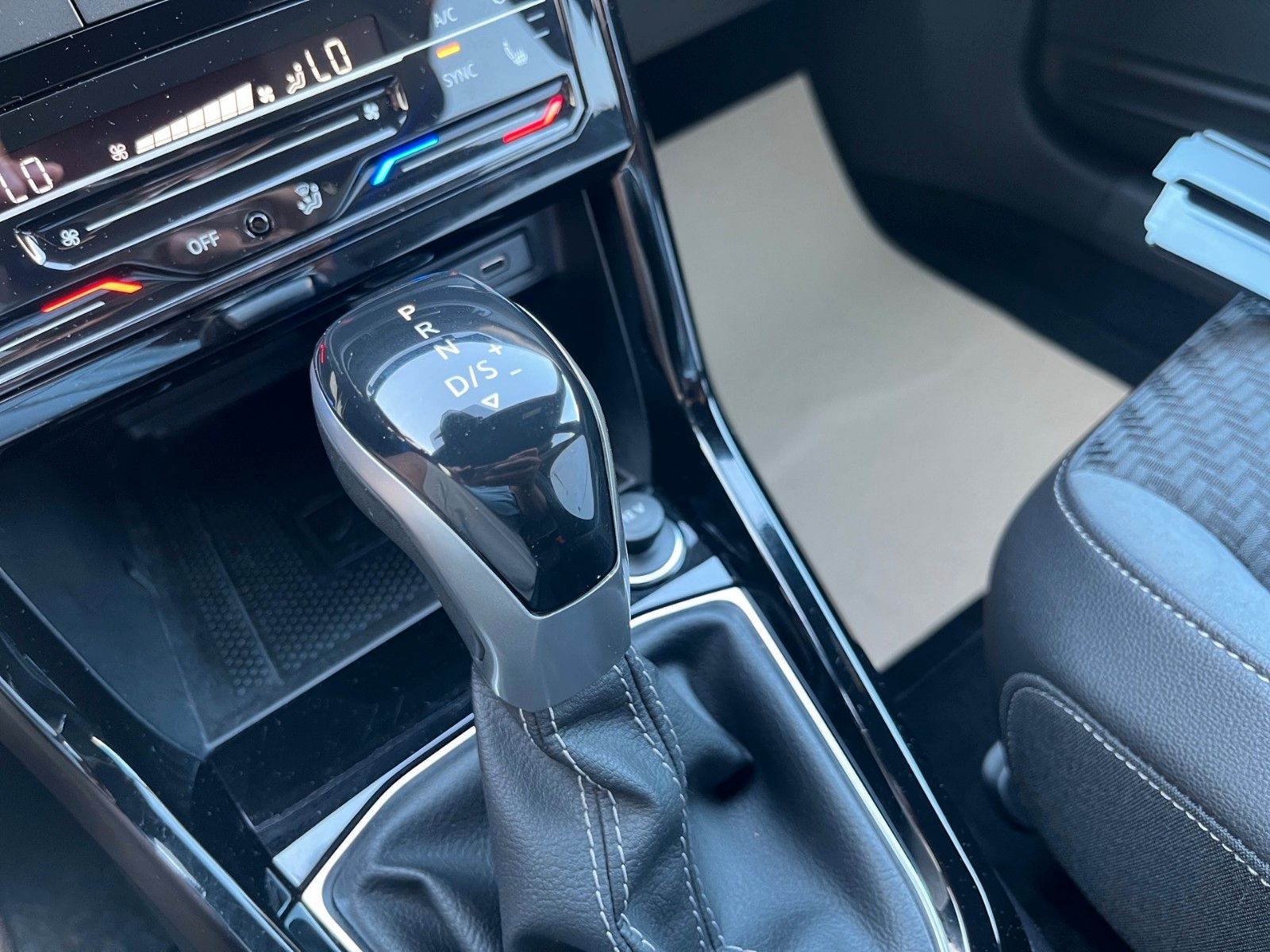 Volkswagen T-Cross DSG OPF R-Line – Bild 17