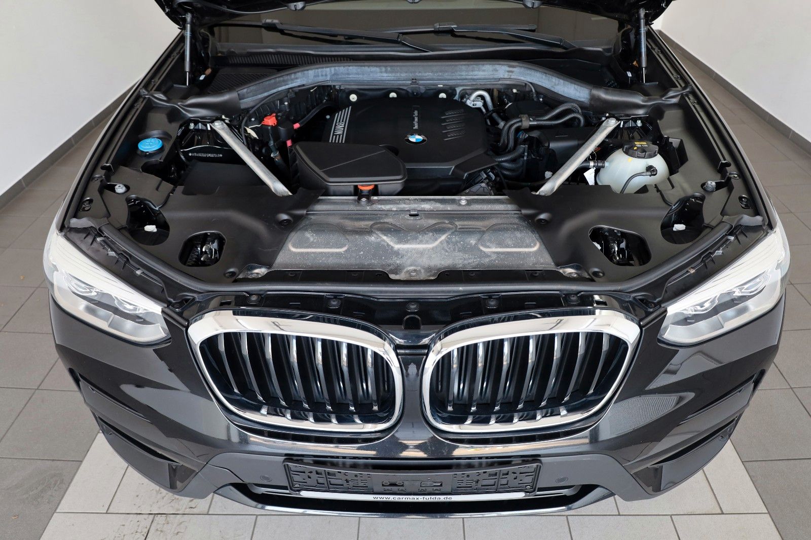 Fahrzeugabbildung BMW X3 xDrive 20d Advantage,Leder,Navi,HUD,PanoD,AHK