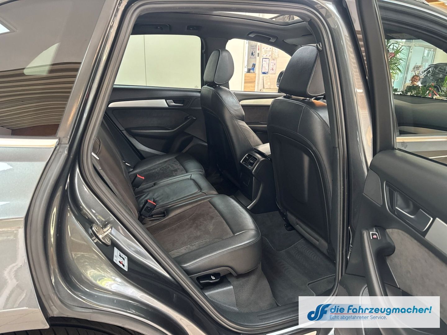 Fahrzeugabbildung Audi Q5 2.0 TDI quattro DPF clean diesel  S-line Spor