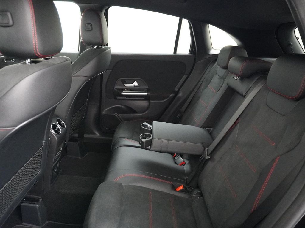 Mercedes-Benz GLA 200 AMG Business Solution | AHK Wegklapbaar