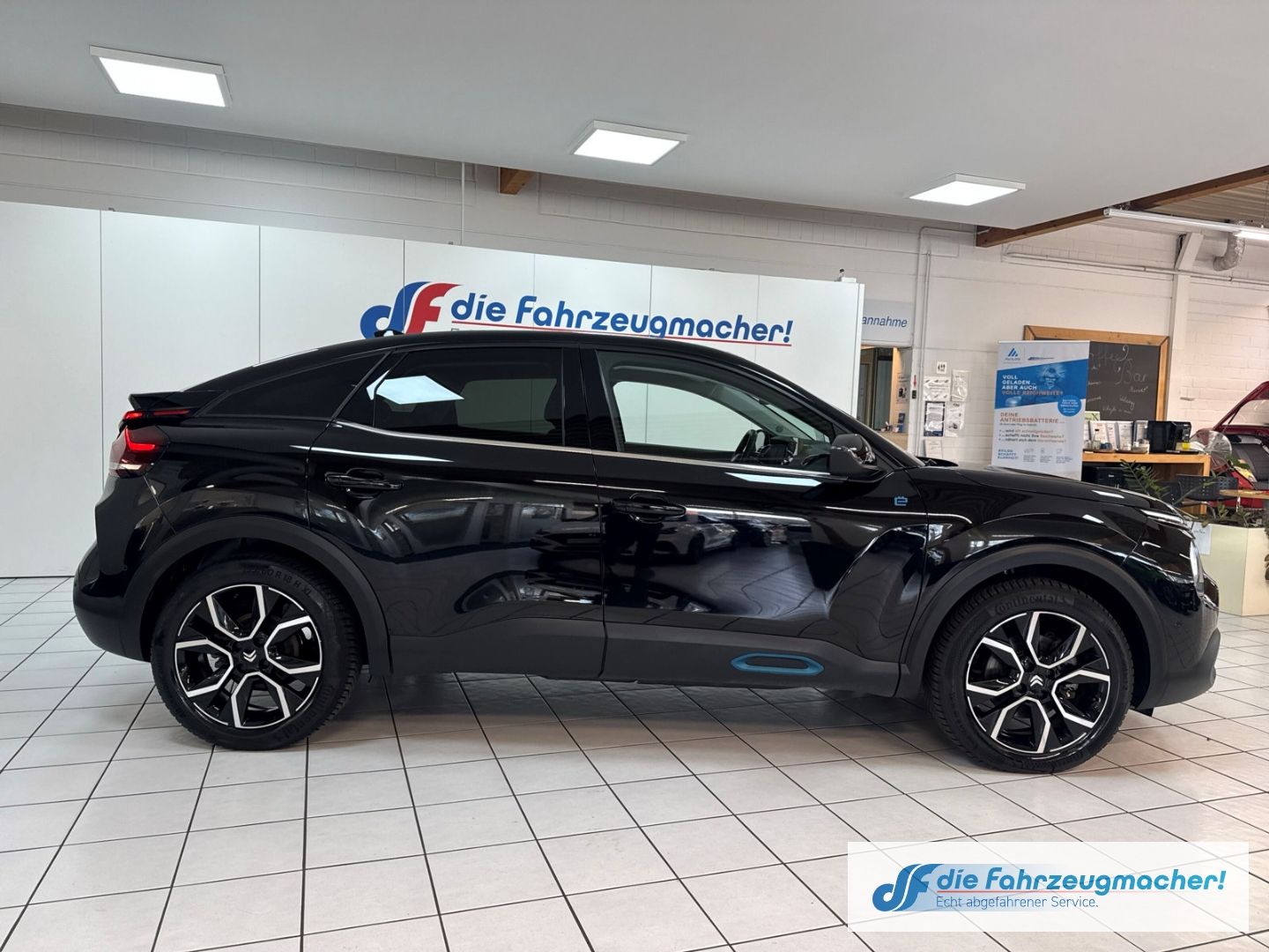 Fahrzeugabbildung Citroën C4 E- Shine HUD Navi 360 Kamera LED Apple CarPla