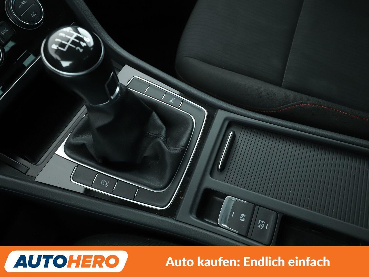 Volkswagen Golf VII 1.5 TSI ACT Sound*ACC*PDC*SHZ*