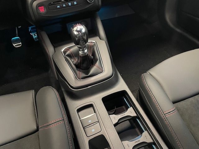 Fahrzeugabbildung Ford Focus Turnier ST X 2.3 HeadUP Navi B&O Kamera