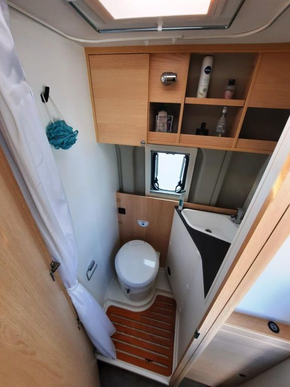 Fahrzeug Übersicht 16 Fahrzeugabbildung Sunlight Camper Van CLIFF 600 Adventure Edition Verfüg./S