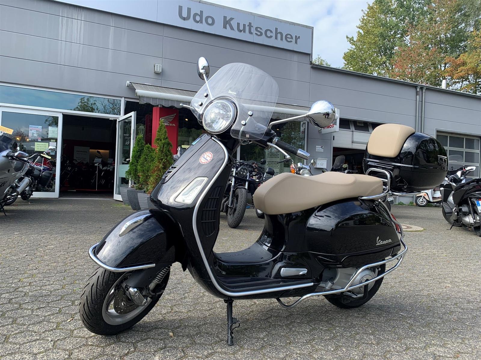 Vespa GTS 300 i.e. *ABS*TIP TOP*NUR 2670 KM*